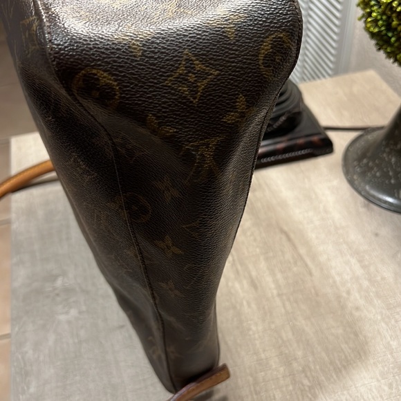 Louis Vuitton GM Loop Bag ~Authentic~ - Picture 12 of 16